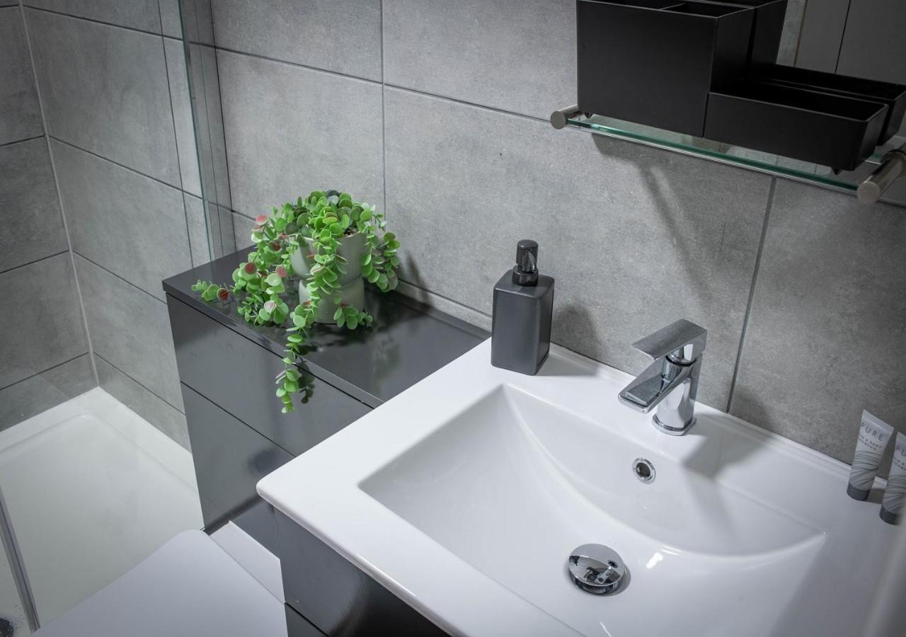 Alur Apartments Harrington Street Ливърпул Екстериор снимка